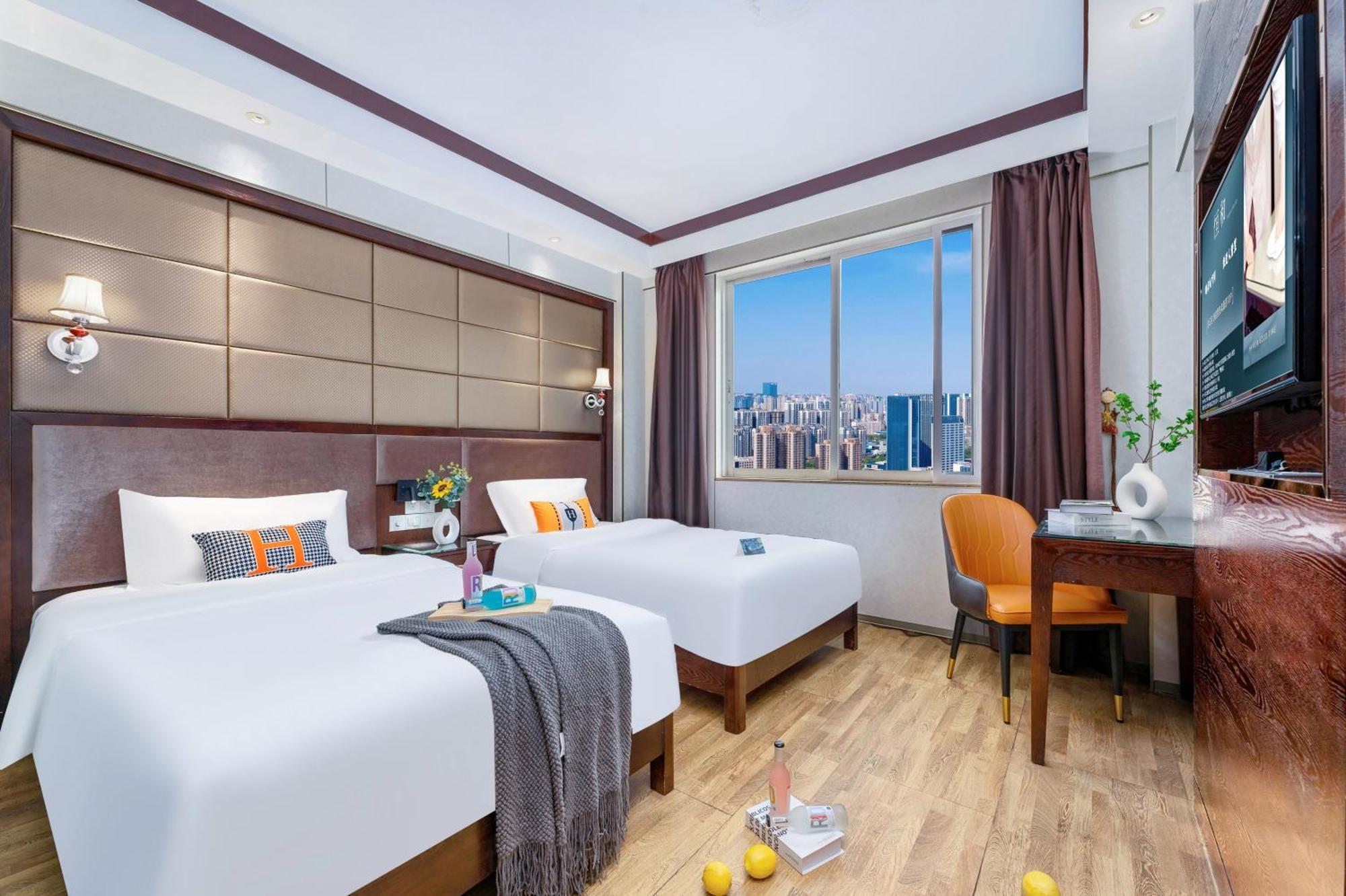 Henghe Selected S Design Hotel - Flagship Store Of Guangzhou Baiyun Railway Station International Convention Center--Reputation Preferred מראה חיצוני תמונה