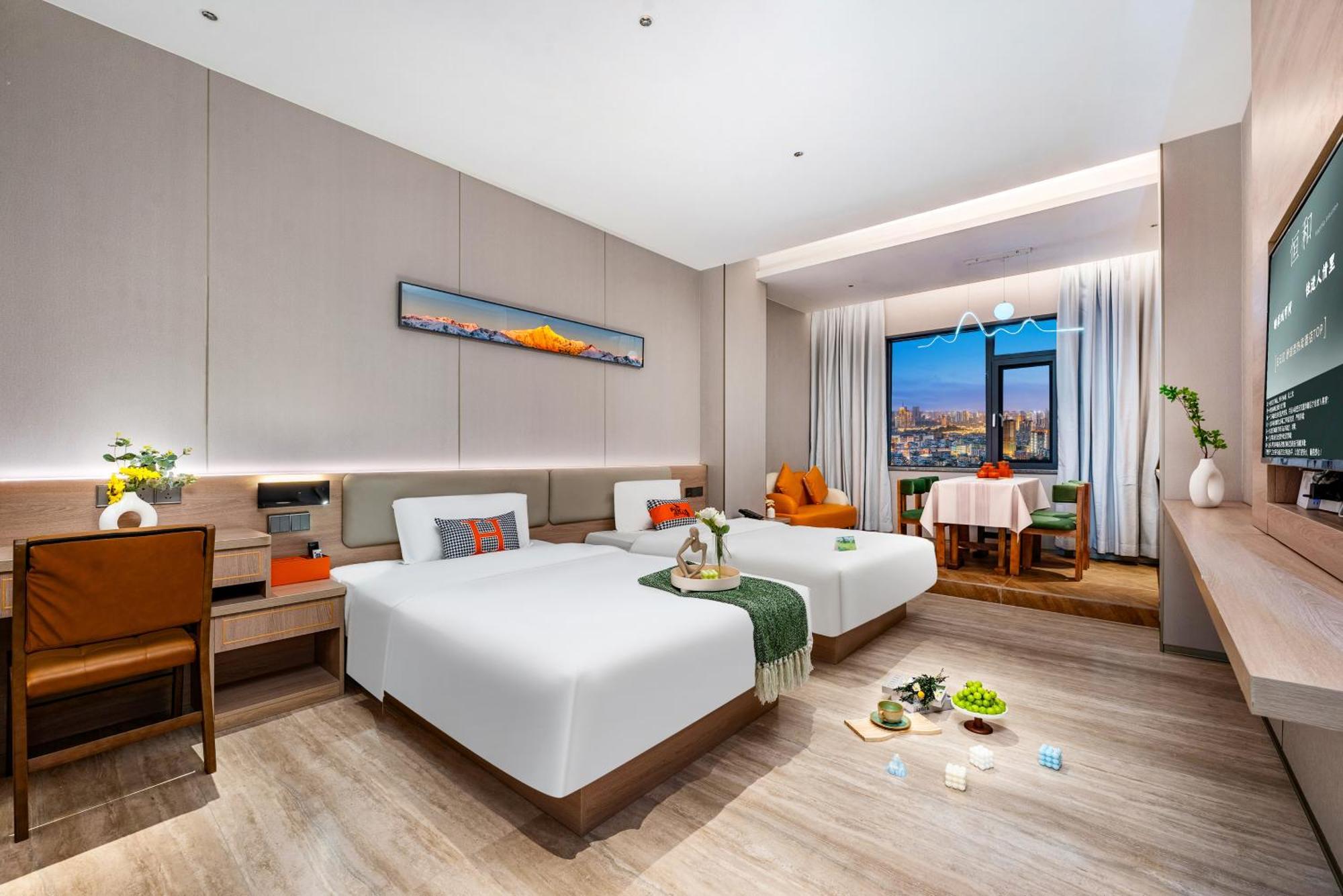 Henghe Selected S Design Hotel - Flagship Store Of Guangzhou Baiyun Railway Station International Convention Center--Reputation Preferred מראה חיצוני תמונה