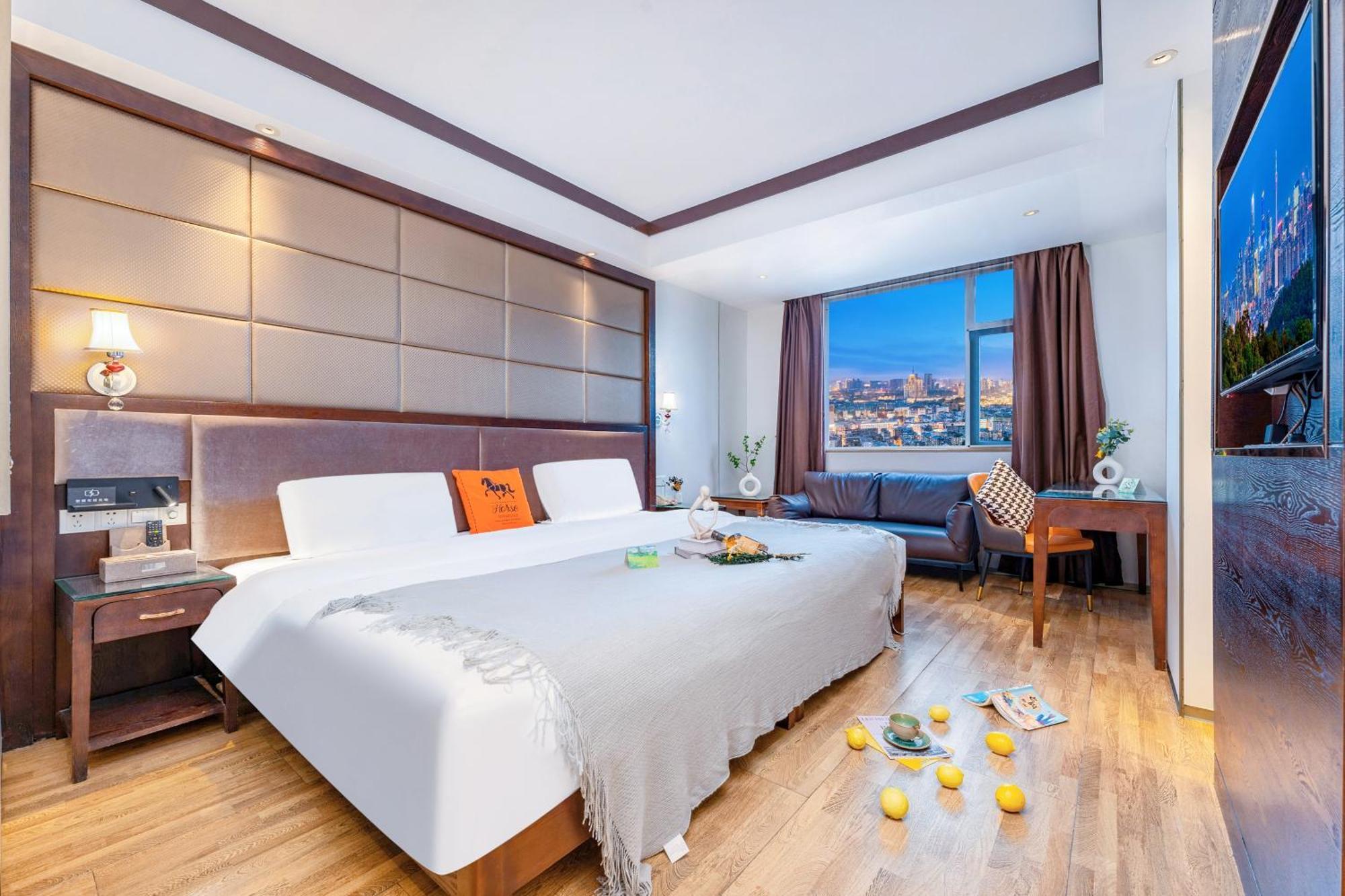 Henghe Selected S Design Hotel - Flagship Store Of Guangzhou Baiyun Railway Station International Convention Center--Reputation Preferred מראה חיצוני תמונה
